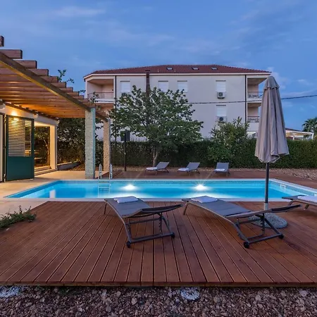 Villa Trogir 别墅