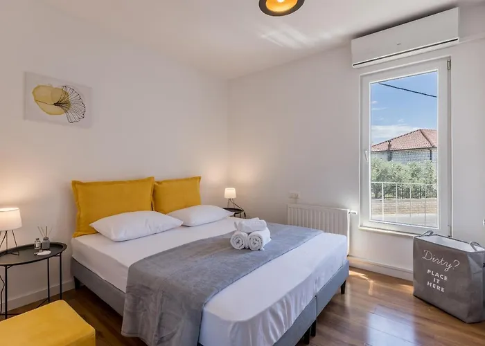 Villa Trogir تروغير
