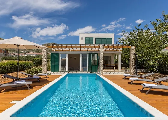 Villa Trogir فيلة *
