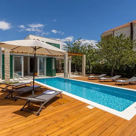 Villa Trogir * 特罗吉尔