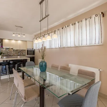 Villa Trogir * 트로기르