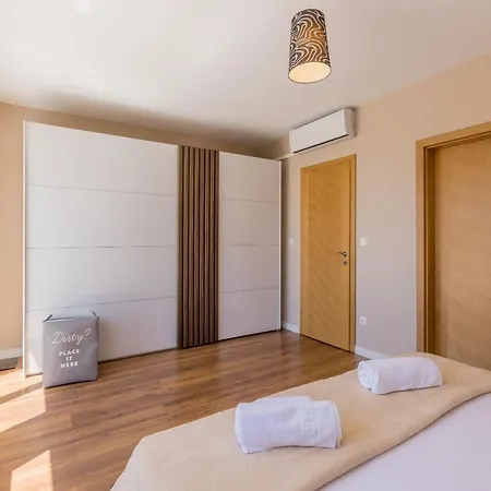 Villa Trogir Vila *